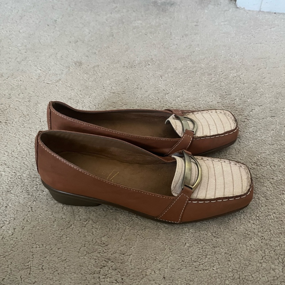 AEROSOLES Brown and Cream Loafer Flats